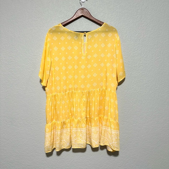 Torrid, Size 3X Tiered Blouse Yellow Keyhole Back Rayon NWT - Picture 13 of 16